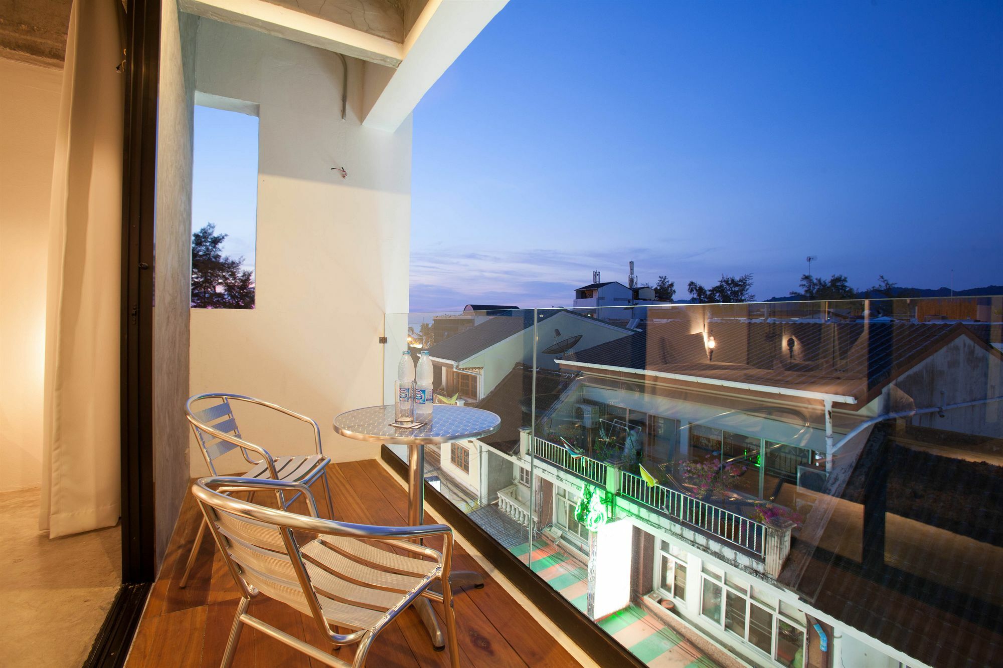 Ella Bed Bed & Breakfast Patong Exterior photo